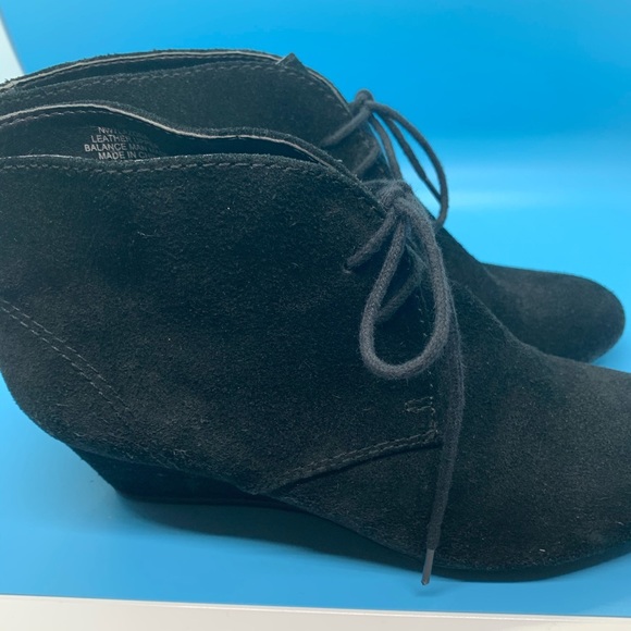NINE WEST Black Suede Wedge Fashion Boots Size 8M - Picture 5 of 6